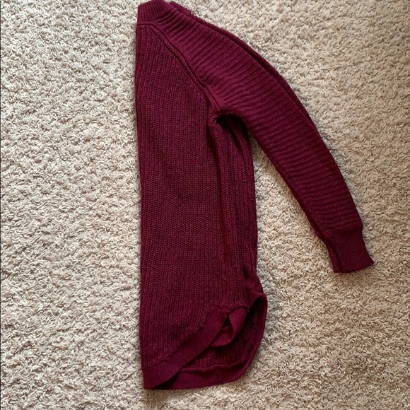 Cozy Burgundy Knit Sweater - Picture 3 of 6
